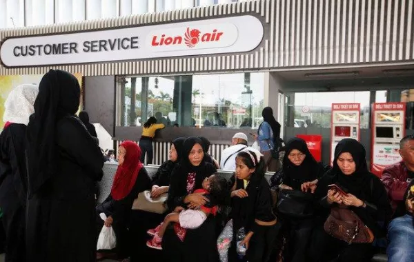 تحطّم طائرة إندونيسية عقب إقلاعها من جاكرتا وترجيحات بوفاة كل ركابها
