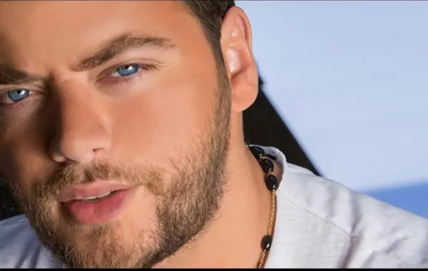 عامر زيان  يهاجم أحد المنتجين  ويهدد بكشف إسمه قريباً