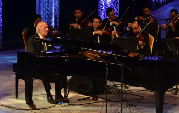 عمر خيرت يحيي مهرجان "الموسيقى العربية" بحفل رفع شعار "كامل العدد"