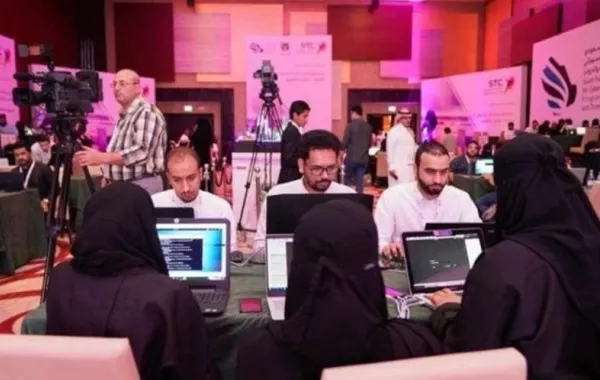 انطلاق مسابقة هاكاثون سايبر سيبر بمشاركة 100 فتاة و 53 شاباً