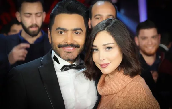 تامر حسني بالفيديو: بسمة بوسيل كانت تحلم بالزواج مني منذ طفولتها