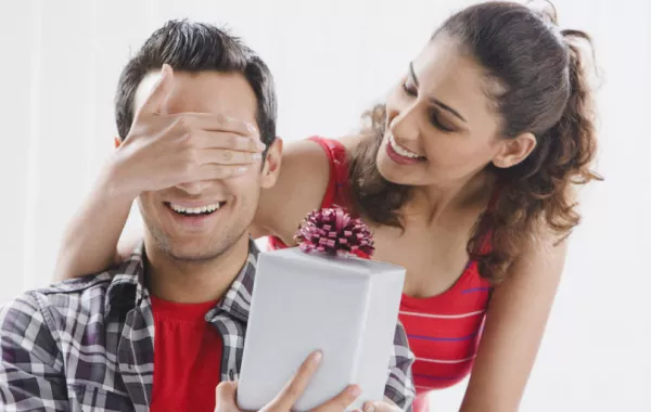 أجمل مفاجأة للزوج لمناسبة عيد ميلاده