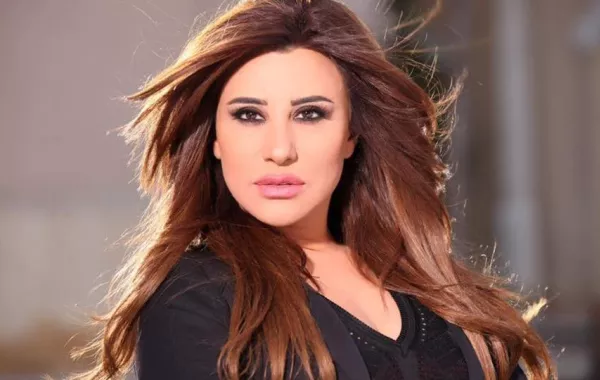نجوى كرم بـ9 ثوانٍ تخطف الأضواء وتثير التساؤلات