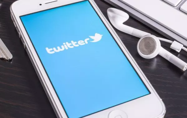 "تويتر" يُجري تغييراً جديداً في تطبيقه على نظام "ios"