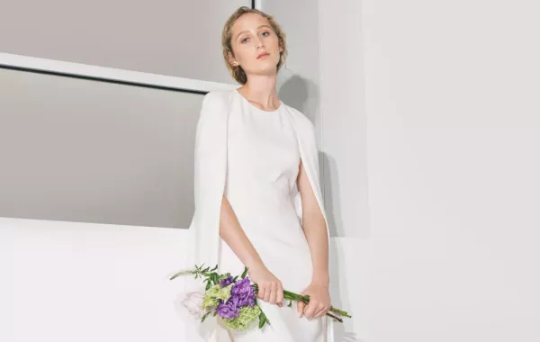 ستيلا مكارتني تطلق أول مجموعة فساتين زفاف