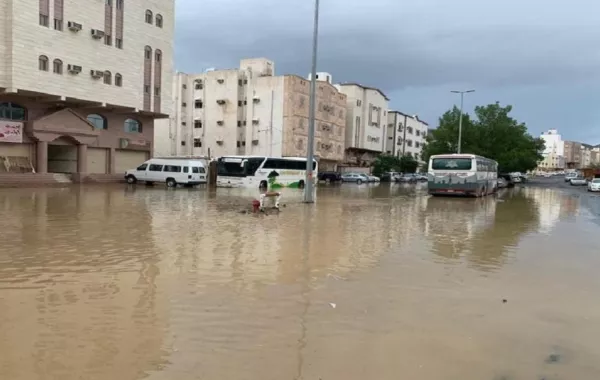وفاة طفل في مكة بسبب سقوط صخرة على رأسه