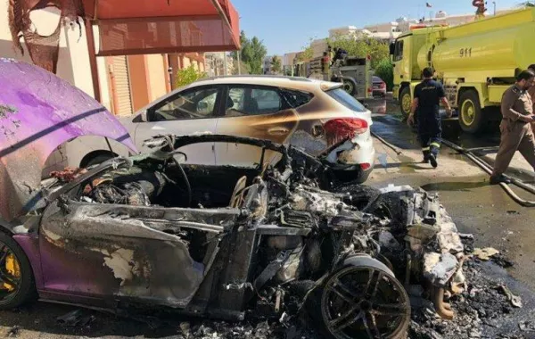 الشرطة تكشف هوية المتنكر بزي نسائي الذي أحرق سيارة فارهة