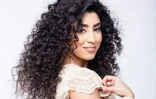 شاهد.. «سفاح السويس» لا يزال طليقاً والفتيات يستنجدن بالفنانة «آيتن عامر»