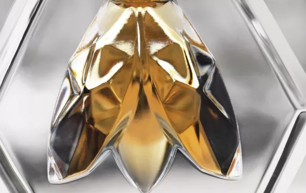 عندما يلتقي العطر مع الكريستال  مع Guerlain