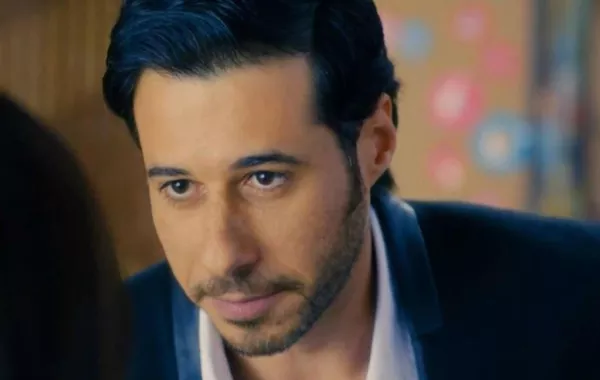 ريهام حجاج تحذف صورها مع أحمد السعدني وتلغي متابعتها له