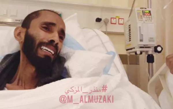 نقل الفنان عبد الله المقبالي للعلاج في الخارج بعد أن أصبح وزنه 40 كيلو