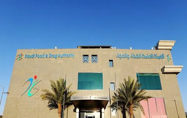 "الغذاء والدواء" توضح مدى علاقة الأكواب النحاسية بـ"السرطان"