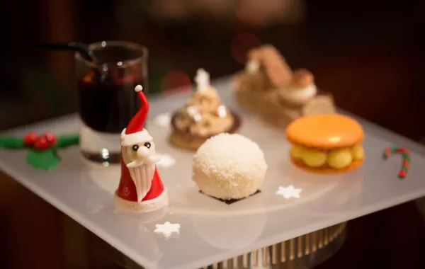 احتفالات موسم الأعياد في منتجع سانت ريجيس السعديات