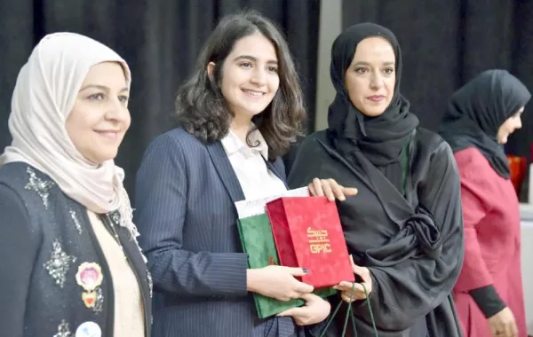 الشيخة حصّة تكرم طالبات "أنجاز العرب"