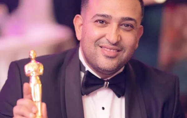 بالصور: شاعر عمرو دياب ينفي "الخصومة" مع تامر حسني