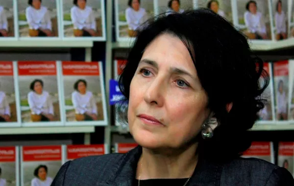 سالومي زورابيشفيلي أول امرأة رئيسة لجورجيا