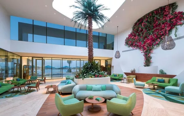 عروض الاحتفالات في "ذا رتريت نخلة دبي إم غاليري"