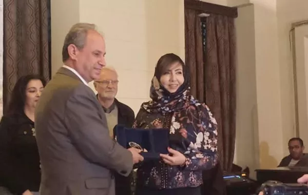 "أميمة الخميس" أول روائية سعودية تفوز بجائزة نجيب محفوظ