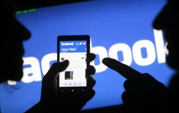 أفريقي يستثمر إعلاناً في "فيسبوك" ويستولي على 320 ألف جنيه
