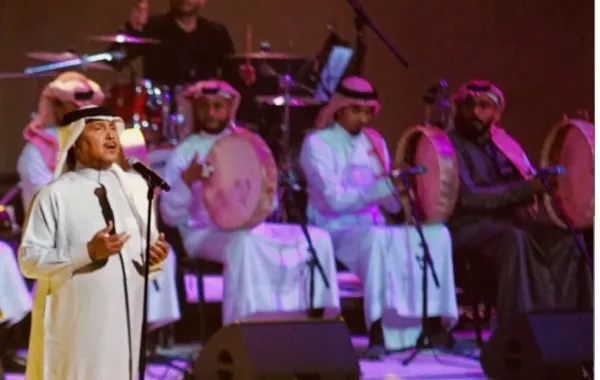 محمد عبده يترنم بقديمه في أولى حفلات "شتاء طنطورة"