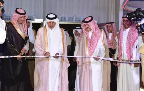 الأمير خالد الفيصل يفتتح معرض جدة الدولي الرابع للكتاب ويكرّم الإعلاميين