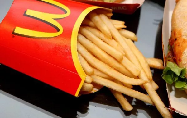 نصائح موظف مطعم وجبات سريعة عما يجب وما لا يجب طلبه من المطعم