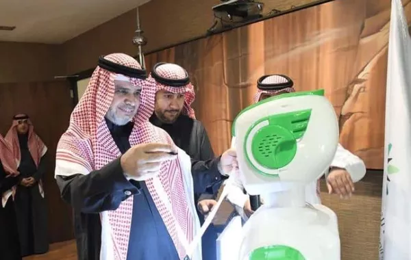 رسميًّا.. تعيين أول موظف «روبوت» بوزارة التعليم