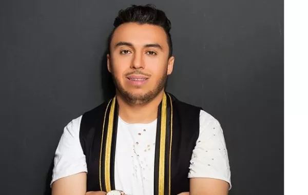المغني المغربي زكرياء الغافولي يراهن على "باهرة" بإيقاعات أمازيغية بتوزيع جديد