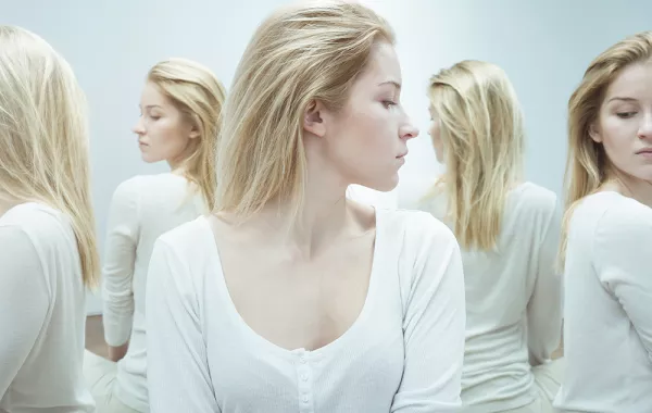 الشباب والشيزوفرينيا.. الأعراض وطرق العلاج