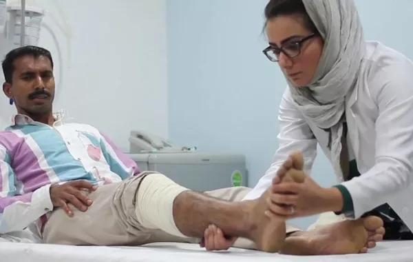 اختراع جديد لباحثة بحرينية يحد من آلام إصابة المفاصل