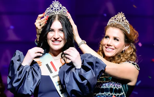 العراقية آية الأغا ملكة جمال العرب في أمريكا لعام 2019