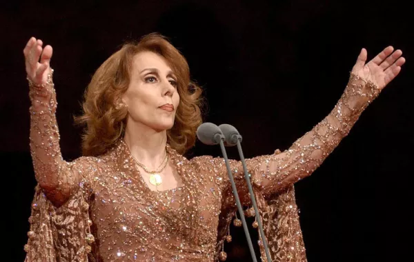 فيروز تتعرّض لموقف محرج وهكذا ردّت... بالفيديو