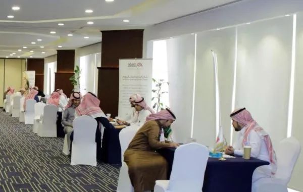 "العمل" و"الغرفة التجارية" تنظمان الملتقى الوظيفي الثاني لمستفيدي الضمان
