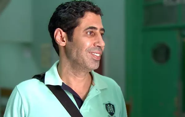 بالفيديو .. محمد حداقي يرد على شائعة دخوله العناية المشددة : أنا بخير