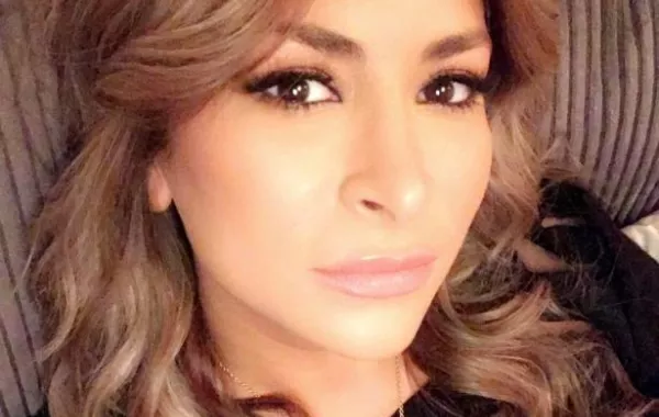 ديما بياعة تنشر صوراً جديدة مع ولديها وابنها ورد صار شاباً