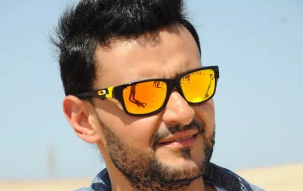 بالفيديو والصور: رامز جلال يقلد شقيقه ياسر في "سبع البرمبة"