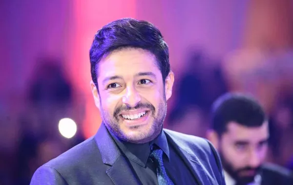 بالفيديو والصور: حماقي يحتفل بنجاح ألبومه بالرقص مع يسرا وحضور "كتيبة نجوم"