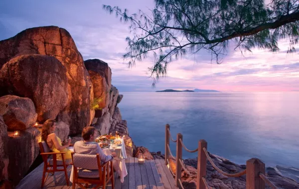 Nest - Dinner on the Rocks - 01-s.jpg