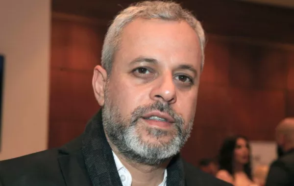 المخرج فادي حداد: التعاون مع كاظم الساهر مهني وسعيد بعرض فيلم "مهراجا" في السعودية