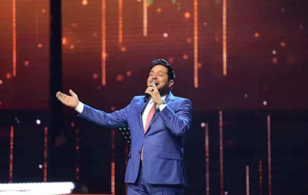 بعد غياب 15 عاماً عن الحفلات في بغداد.. حاتم العراقي  يحتفل مع العشاق بحفل استثنائي