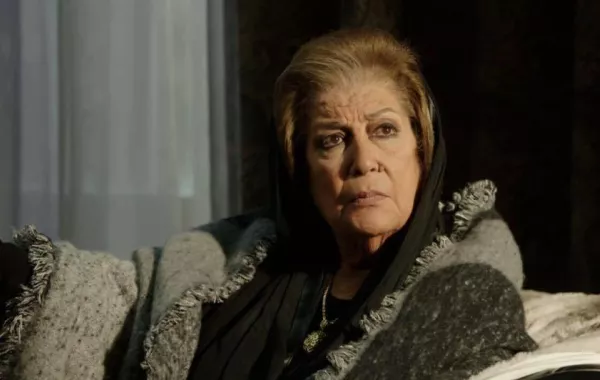 أسرة "الهيبة" تحتفل بعيد ميلاد منى واصف الـ 77