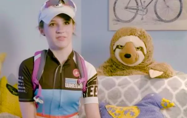 بركوب الدراجة... طفلة حصدت الجوائز وتغلبت على مرضها النادر