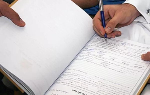 بالفيديو: الشيخ المنيع.. يجوز للمرأة أن تعمل مأذونة وكاتبة عدل ومفتية