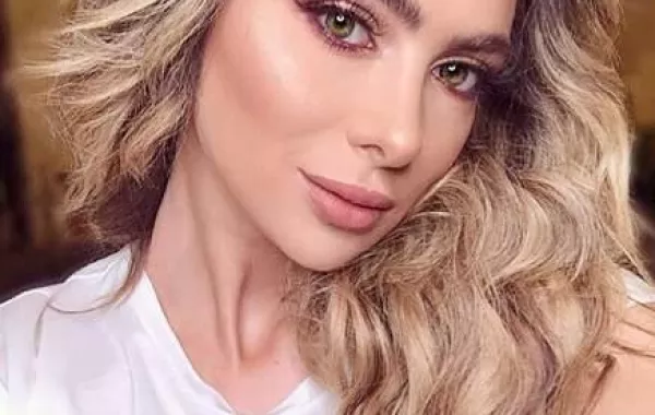 حصرياً .. ستيفاني صليبا لـ " سيدتي نت " : أعيش قصة حب مع رجل أعمال لبناني