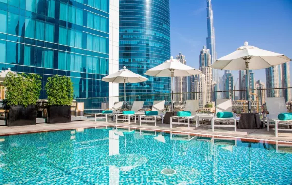 ستيغنبرغر الخليج التجاري في دبي.. فخر الضيافة الألمانية