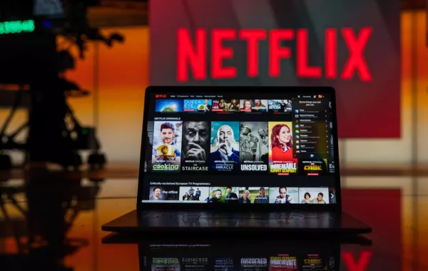 خاصية جديدة من نتفليكس تتيح مشاهدة الأفلام دون إنترنت
