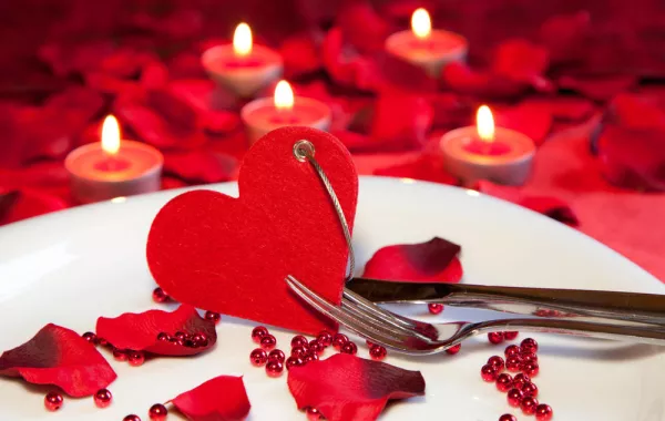 في عيد الحبّ مطعم تونسي يعرض حبيباً "للايجار" وخاتم خطوبة