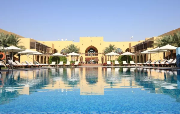 عطلات الشتاء وجمال صحراء الربع الخالي في فندق "تلال ليوا"