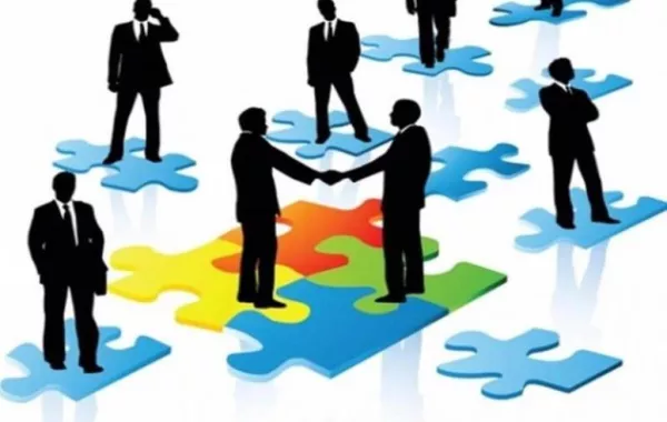 أسس التعامل مع الآخرين لحياة اجتماعية سليمة