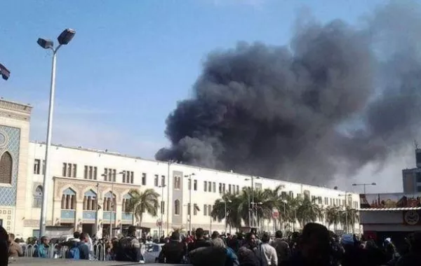 عشرات الضحايا في حادث قطار ضخم في القاهرة